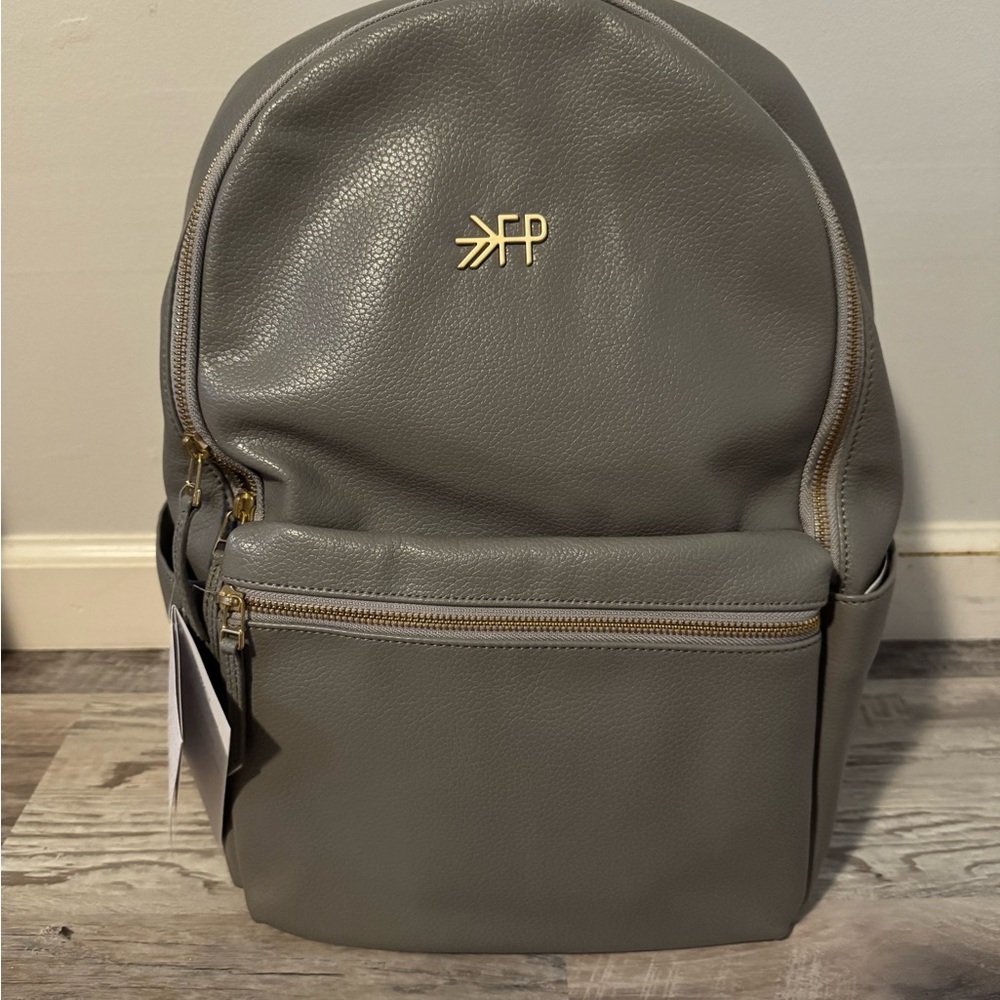 Freshly Picked - Classic City Backpack II
Color: Stone